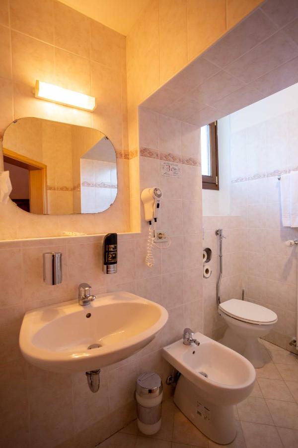 Hotel Salegg Сиуси Екстериор снимка