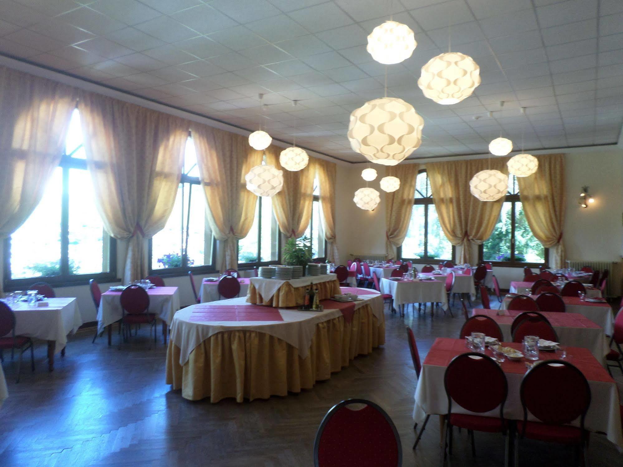 Hotel Salegg Сиуси Екстериор снимка