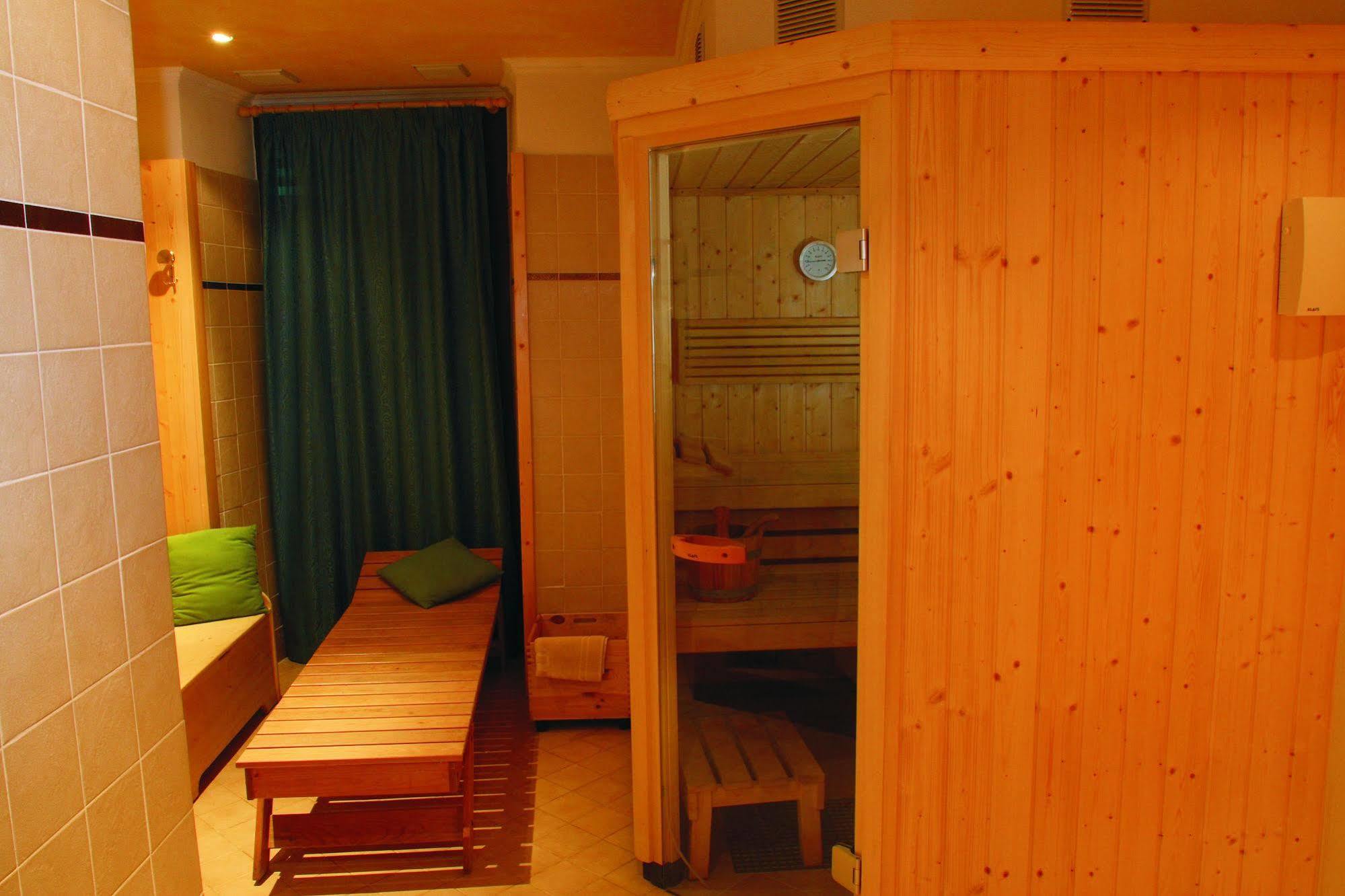Hotel Salegg Сиуси Екстериор снимка