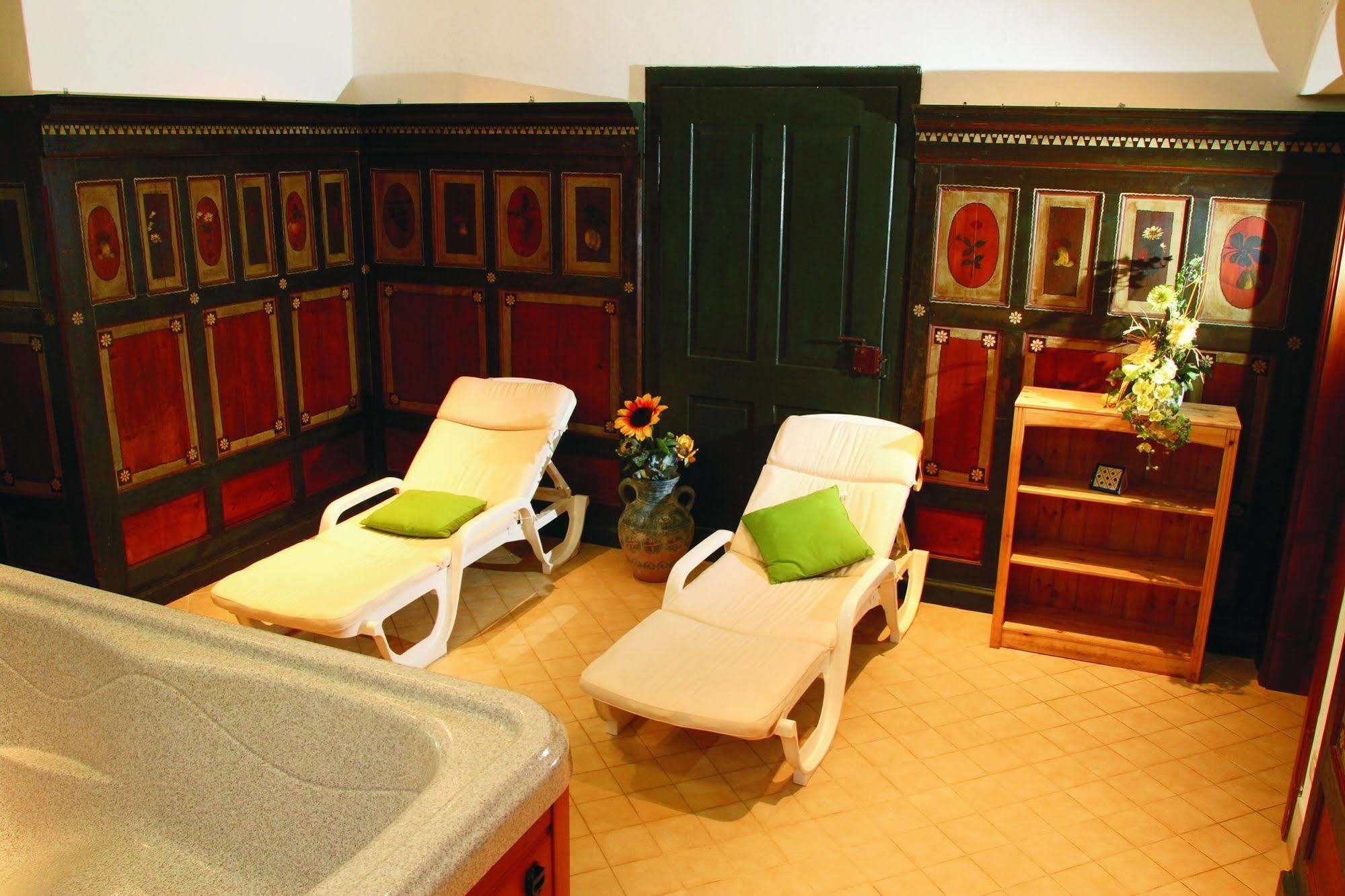 Hotel Salegg Сиуси Екстериор снимка